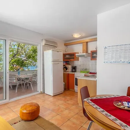 Seaview Apartment