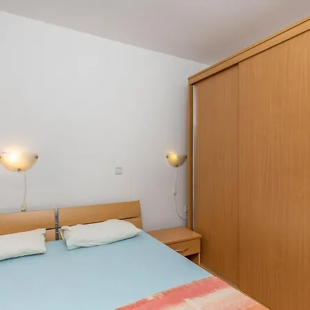 Seaview Apartment *